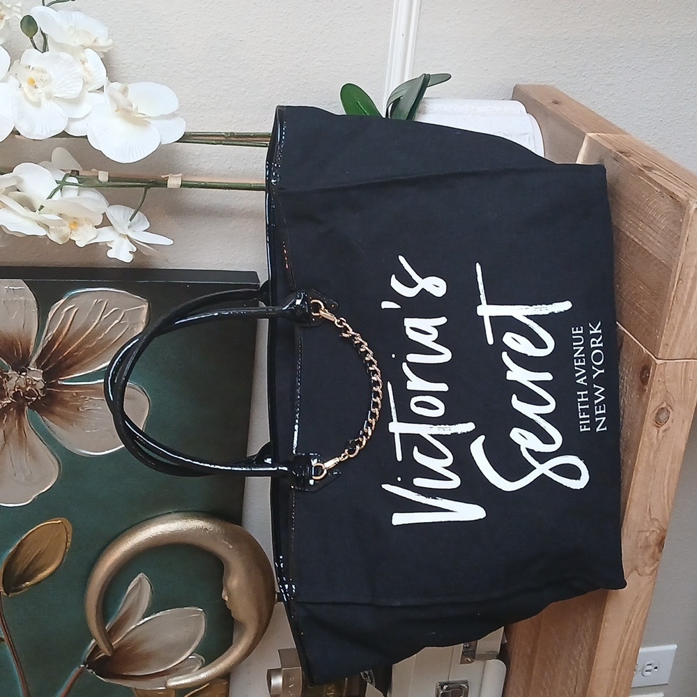 Victoria's Secret Large Fifth Avenue New York Weekender Tote Bag - Picture 7 of 17